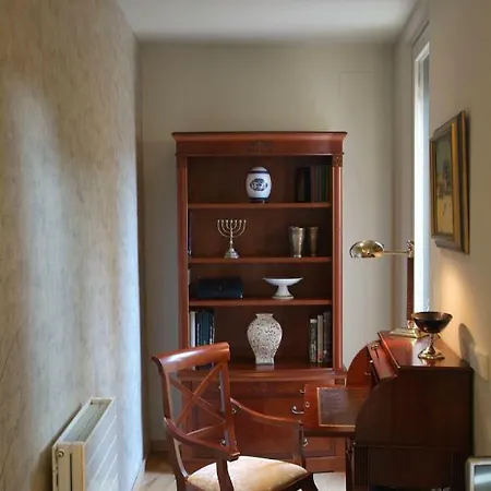 شقة Beautifully Furnished Luxury In Barri Vell,