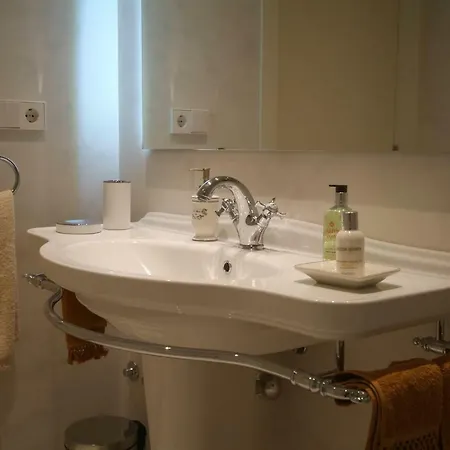 Beautifully Furnished Luxury In Barri Vell, 아파트