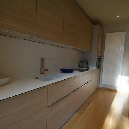 Lejlighed Beautifully Furnished Luxury In Barri Vell, Girona