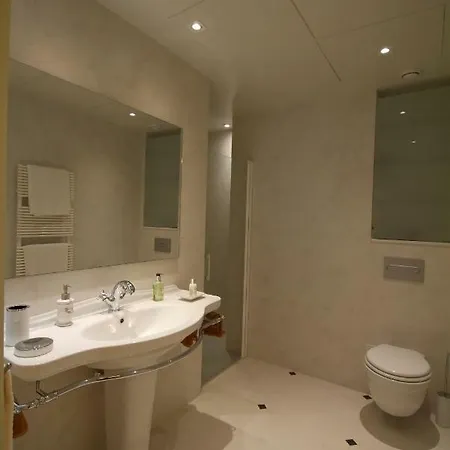 Beautifully Furnished Luxury In Barri Vell, 아파트 *