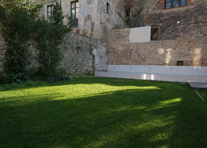 Beautifully Furnished Luxury In Barri Vell, Girona