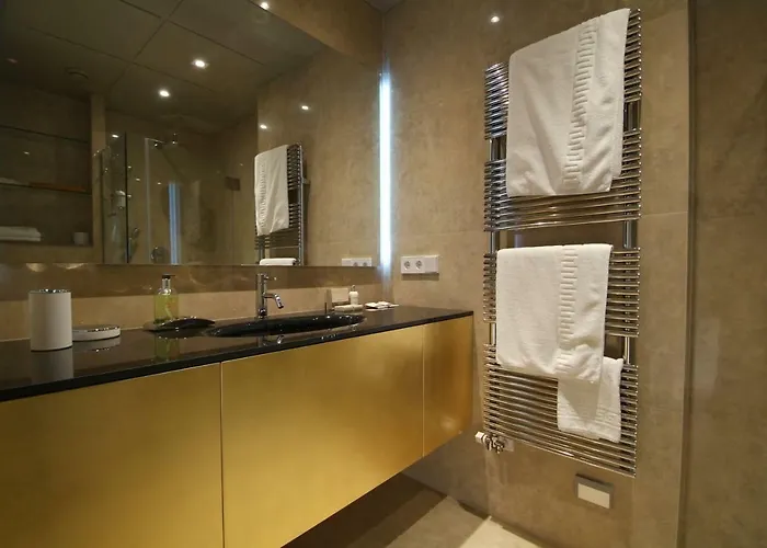 Beautifully Furnished Luxury In Barri Vell, Apartman Girona